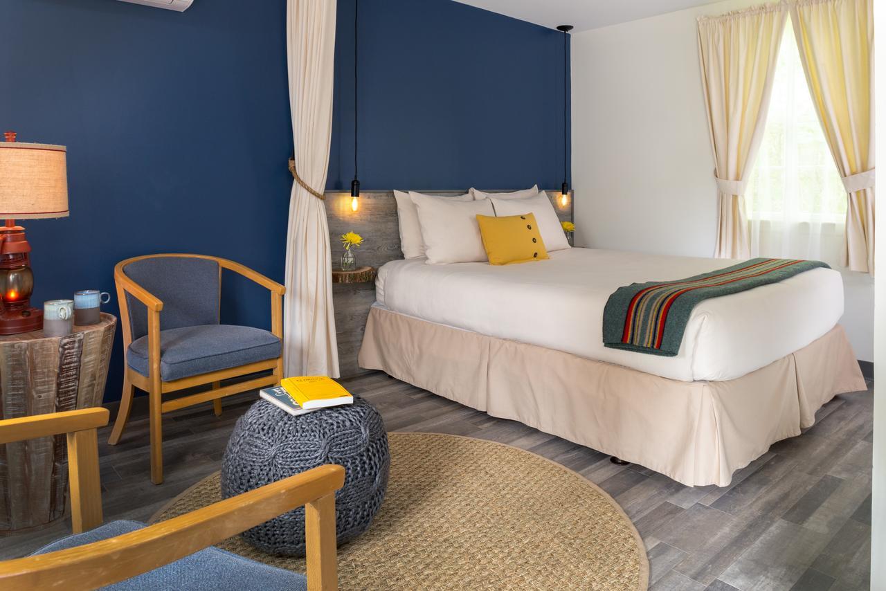 Treehouse Lodge Woods Hole Exterior foto