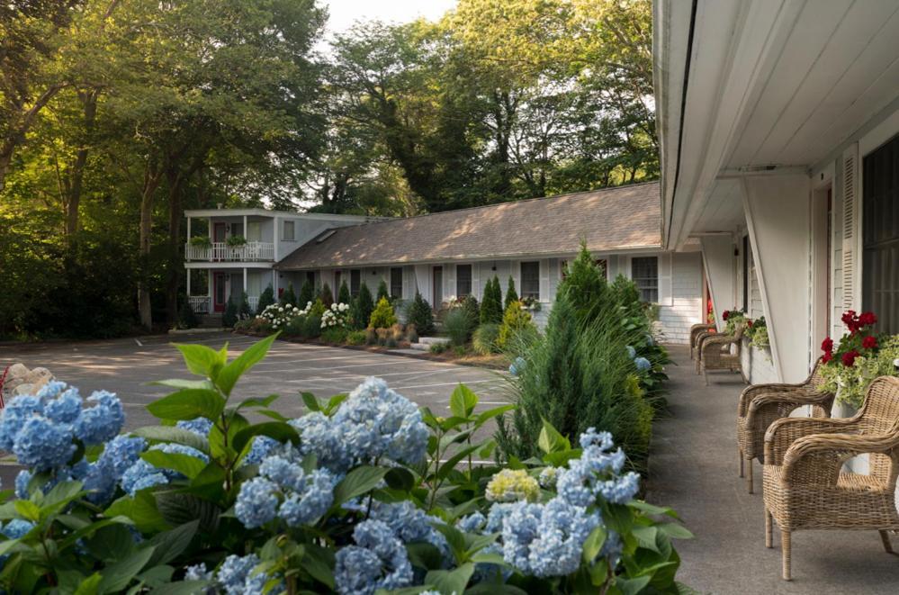 Treehouse Lodge Woods Hole Exterior foto